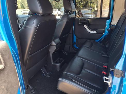 Used 2014 Jeep Wrangler Unlimited Sahara AWD/4WD image 19