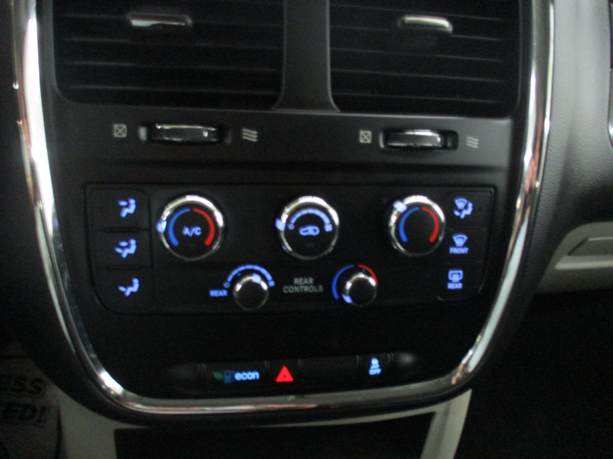 Used 2019 Dodge Grand Caravan SE w/ UConnect Hands-Free Group FWD image 19