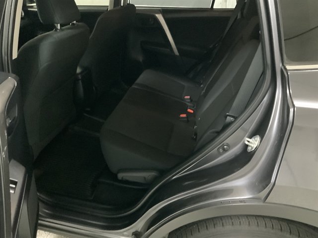 Used 2018 Toyota RAV4 LE w/ All Weather Liner Package AWD/4WD image 16