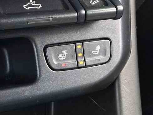 Used 2018 Chevrolet Colorado Z71 AWD/4WD image 17