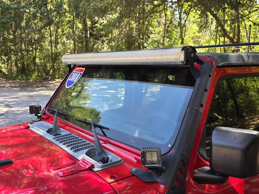 Used 2018 Jeep Wrangler Unlimited Sahara AWD/4WD image 33