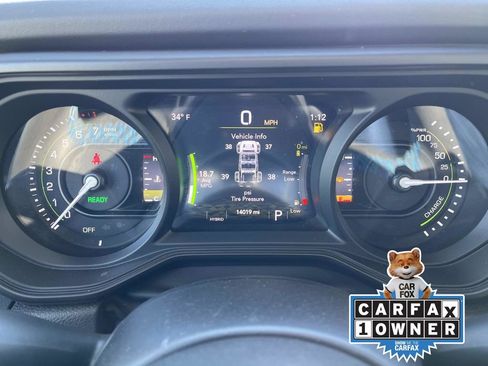 Used 2024 Jeep Wrangler Unlimited Rubicon 4xe image 32