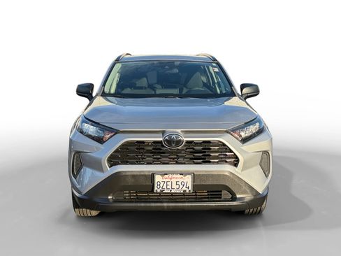 Used 2019 Toyota RAV4 LE image 8
