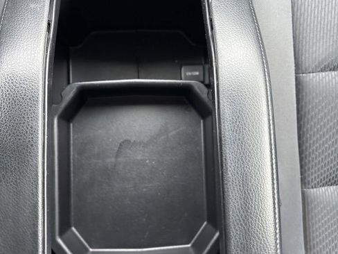 Used 2018 Toyota Highlander LE image 17