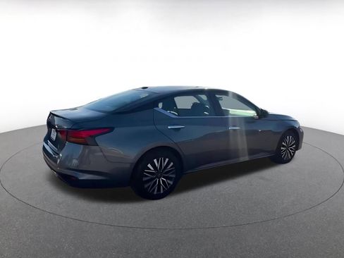 Used 2025 Nissan Altima 2.5 SV image 15