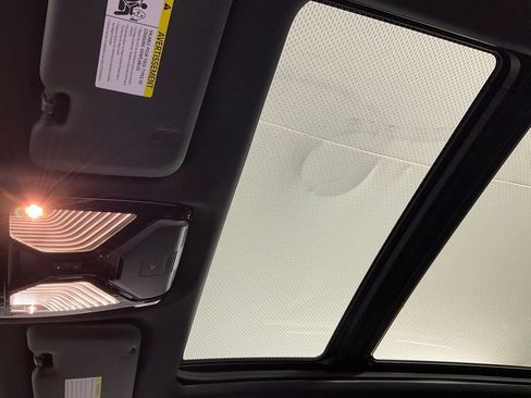 Used 2025 BMW X5 xDrive40i w/ Executive Package image 24