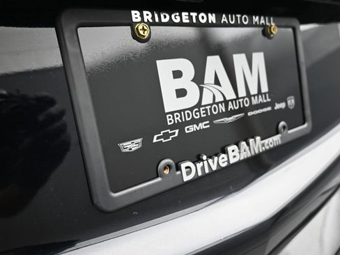 Used 2021 Chevrolet Equinox LS image 30