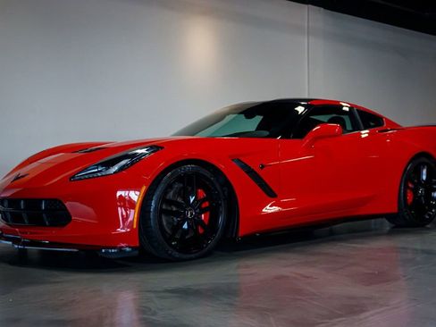 Used 2014 Chevrolet Corvette Stingray Coupe image 3