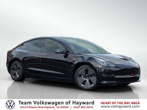 Used 2023 Tesla Model 3 Standard Range image 1