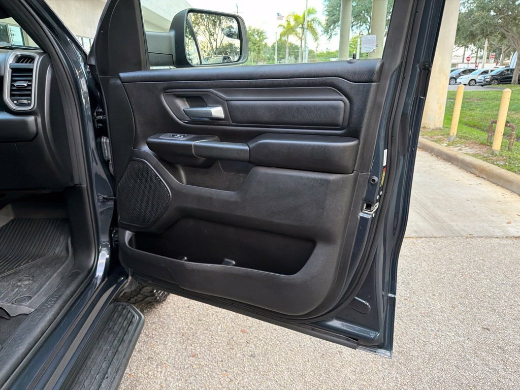 Used 2025 RAM 1500 Warlock AWD/4WD image 30