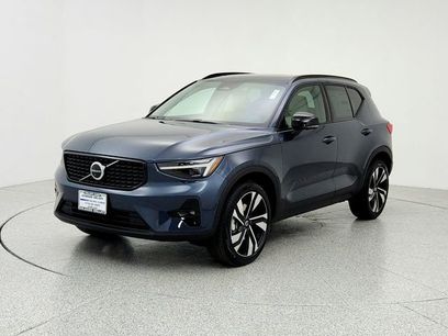 New 2026 Volvo XC40 B5 Ultra w/ Climate Package