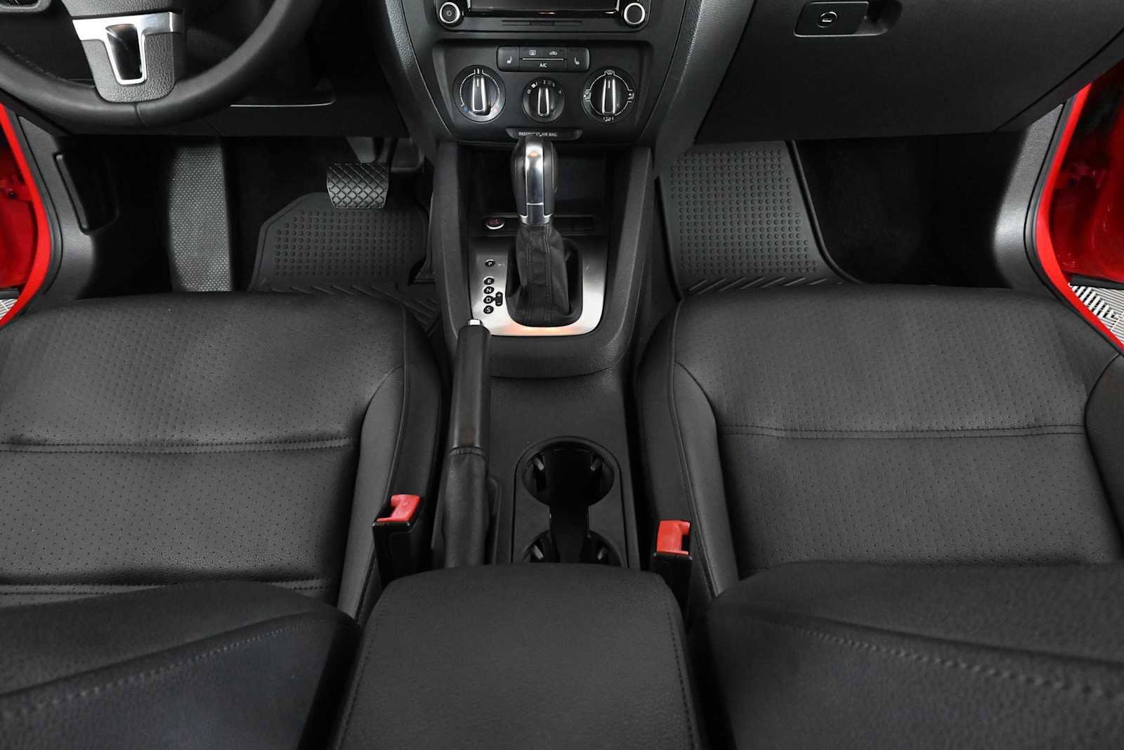 Used 2014 Volkswagen Jetta SE FWD image 14