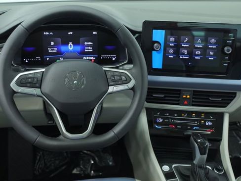 New 2026 Volkswagen Jetta SE image 12