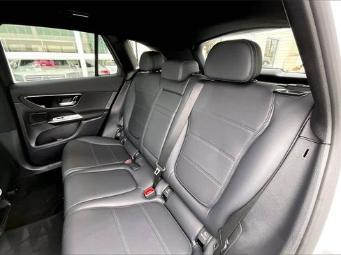 Used 2025 Mercedes-Benz GLC 300 4MATIC image 28