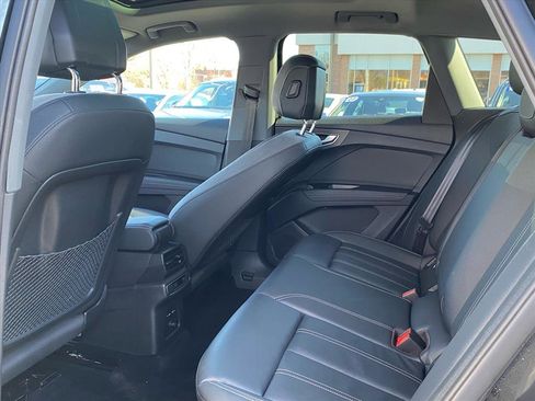 Used 2023 Audi Q4 e-tron Premium Plus w/ Premium Plus image 19