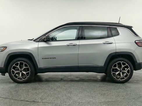 Used 2025 Jeep Compass Limited AWD/4WD image 5