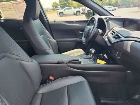 Used 2022 Lexus UX 250h w/ Premium Package AWD/4WD image 7