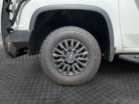 Used 2022 Chevrolet Silverado 2500 LT w/ Z71 Sport Edition AWD/4WD image 16