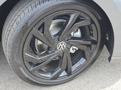 New 2026 Volkswagen Jetta SE FWD image 13