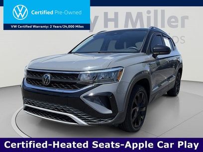 Used 2024 Volkswagen Taos SE w/ Panoramic Sunroof Package
