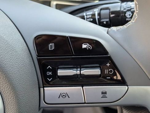 Used 2024 Hyundai Elantra SEL w/ Convenience Package FWD image 19