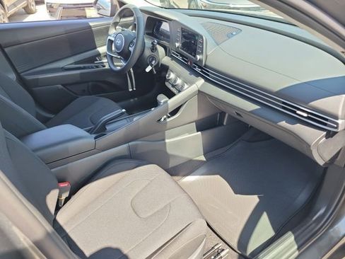 New 2026 Hyundai Elantra SE image 16