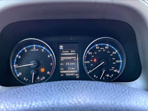 Used 2017 Toyota RAV4 LE image 25