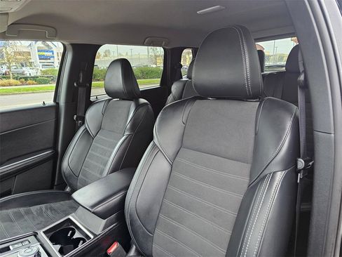 Used 2024 Mitsubishi Outlander SE image 18