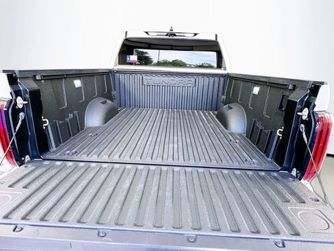 Used 2024 Toyota Tundra Platinum AWD/4WD image 26