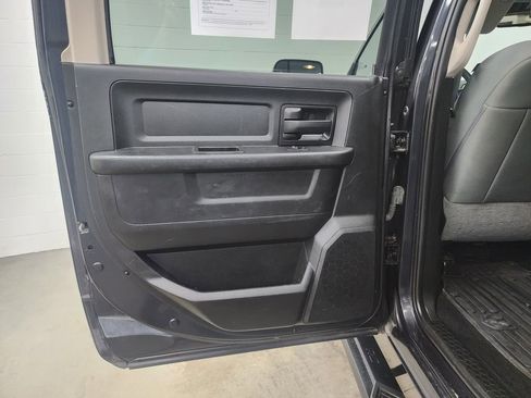 Used 2018 RAM 2500 Tradesman w/ Chrome Appearance Group image 19