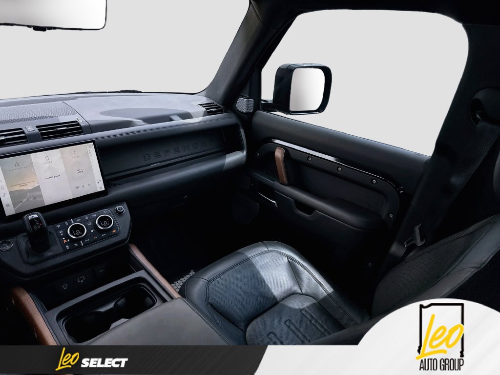 Used 2023 Land Rover Defender 130 X AWD/4WD image 26