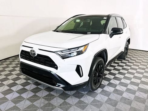 Used 2025 Toyota RAV4 XSE w/ Advanced Technology Package AWD/4WD image 7
