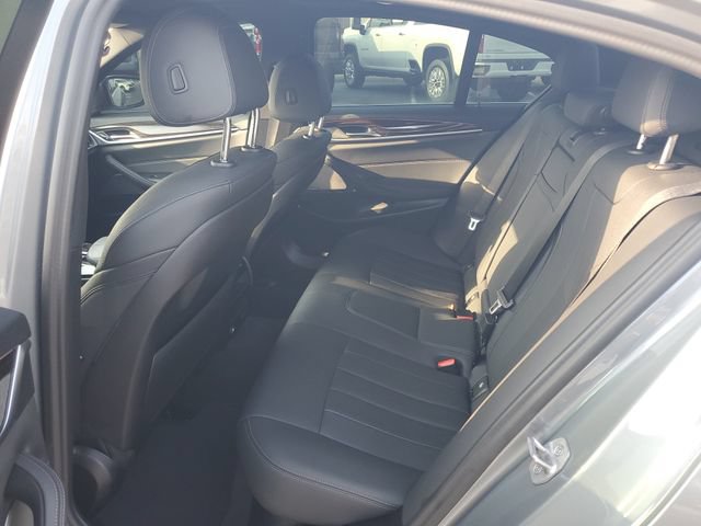 Used 2023 BMW 530e RWD image 12