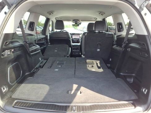 Used 2023 Jeep Grand Cherokee L Limited w/ Luxury Tech Group II AWD/4WD image 29