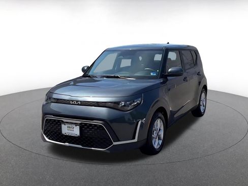 Used 2025 Kia Soul LX w/ LX Technology Package FWD image 7