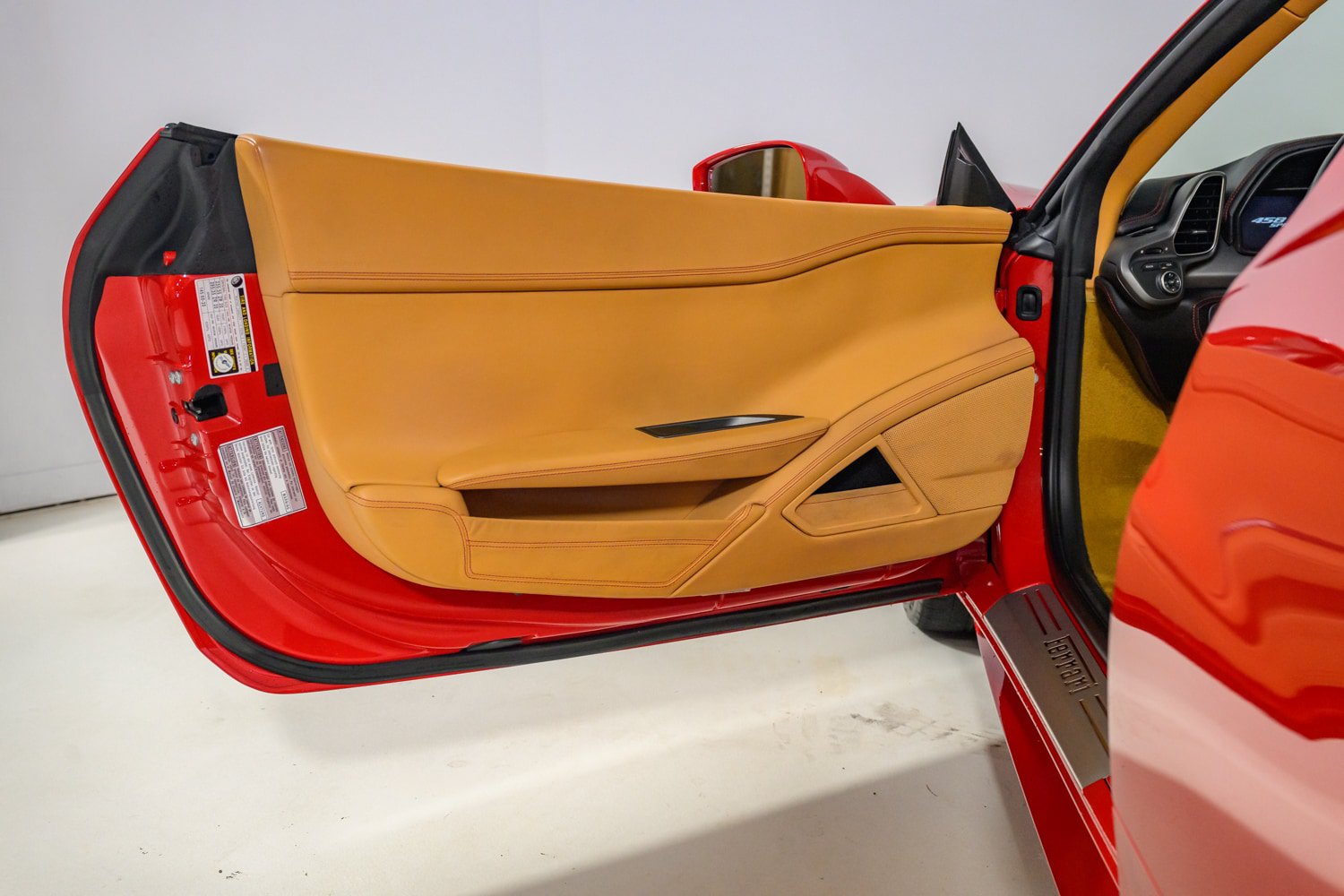 Used 2013 Ferrari 458 Spider RWD image 25