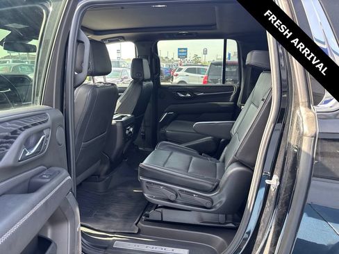 Used 2023 GMC Yukon XL Denali AWD/4WD image 6