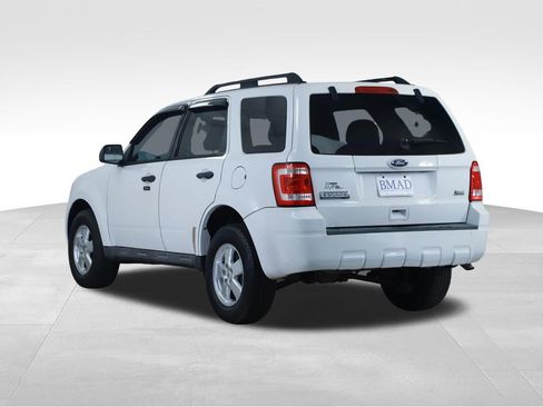 Used 2010 Ford Escape XLT AWD/4WD image 6