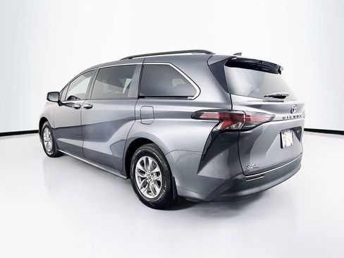 Used 2025 Toyota Sienna XLE w/ XLE Plus Package image 7