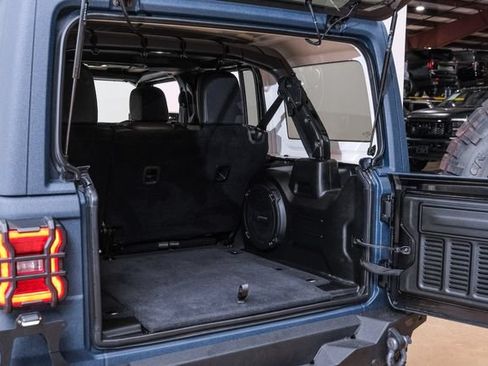 Used 2021 Jeep Wrangler Unlimited Rubicon AWD/4WD image 48