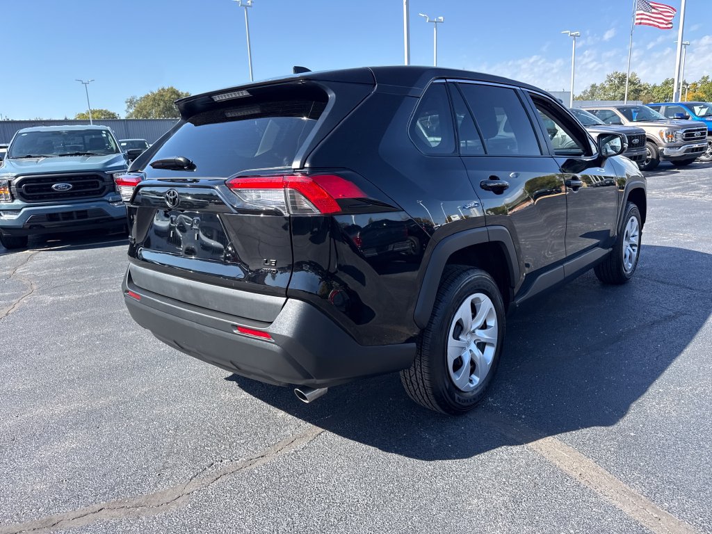 Used 2025 Toyota RAV4 LE AWD/4WD image 6
