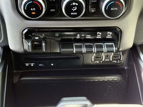 Used 2019 RAM 1500 Big Horn AWD/4WD image 18
