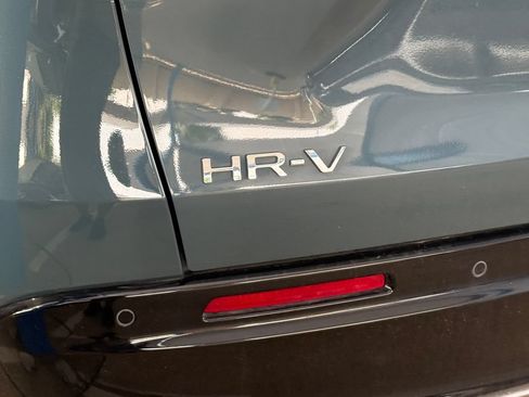 Used 2024 Honda HR-V EX-L image 9