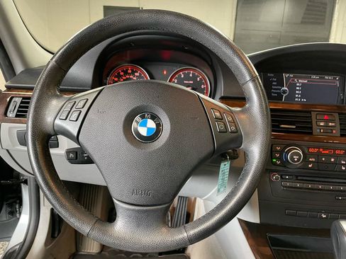 Used 2011 BMW 328i xDrive Sedan AWD/4WD image 19