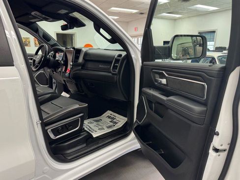 Used 2025 RAM 1500 Laramie image 15