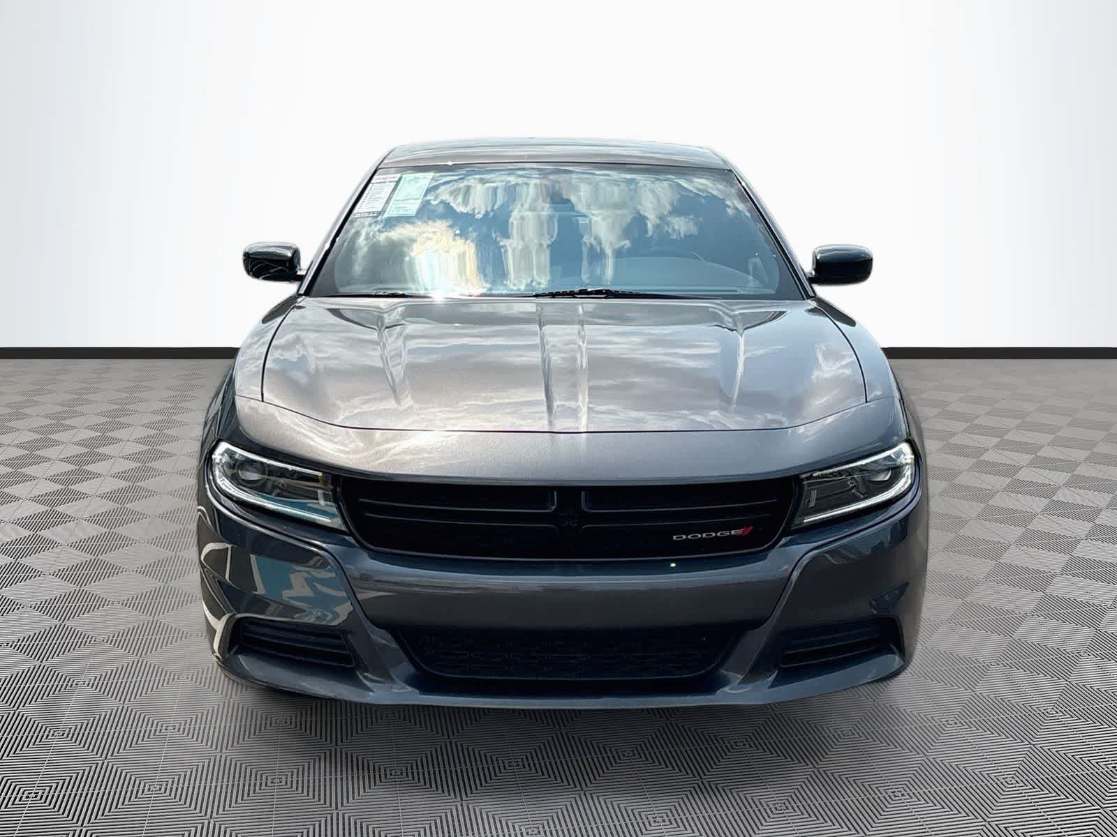 Used 2023 Dodge Charger SXT RWD image 2