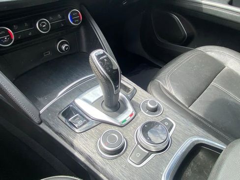 Used 2022 Alfa Romeo Stelvio Sprint RWD image 23