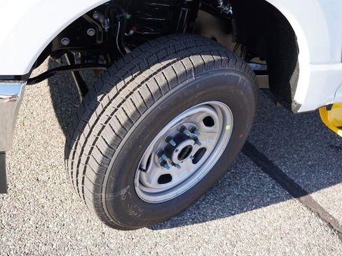 New 2026 Ford F250 XL w/ XL Chrome Package image 9