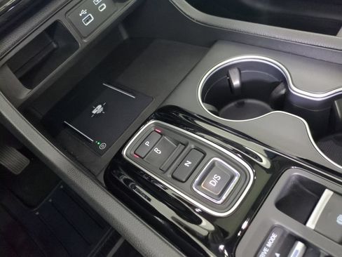 Used 2025 Honda Pilot Elite image 23