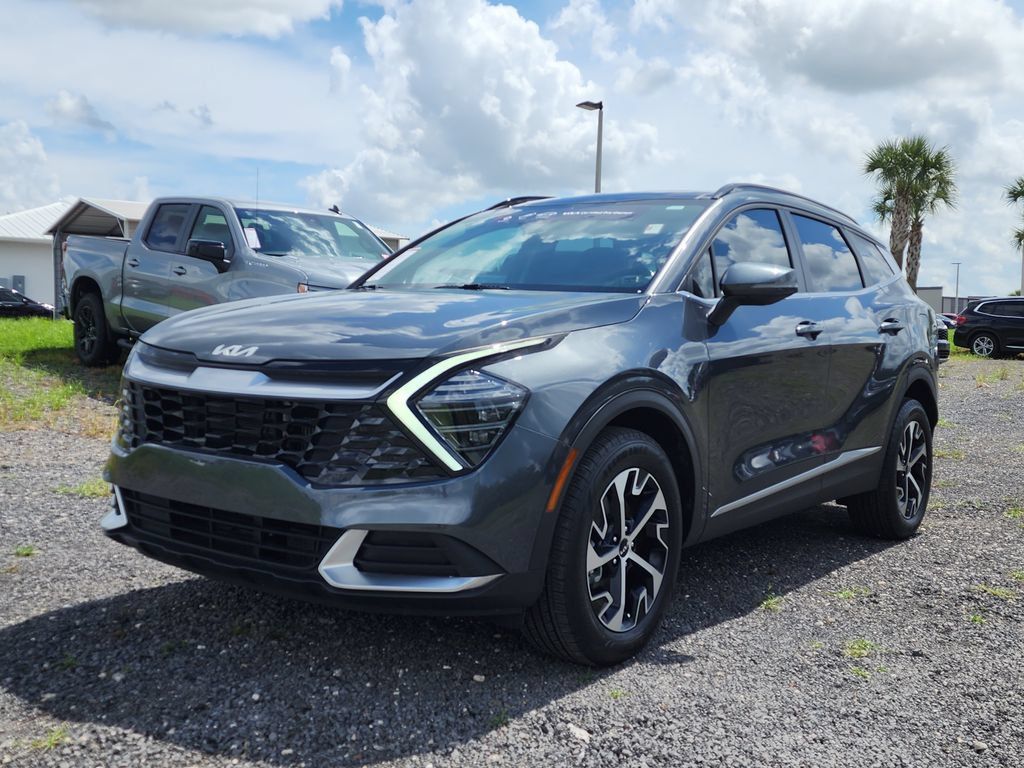 Certified 2024 Kia Sportage EX w/ EX Premium Package AWD/4WD image 9